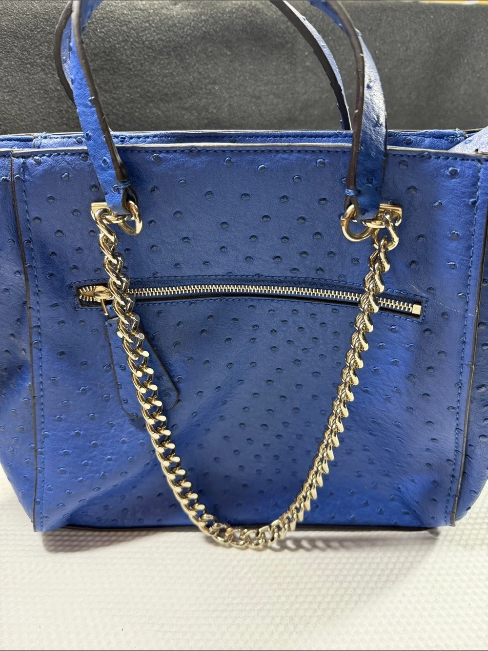 Guess Nikki Faux Ostrich Design Purse with Gold Chain ❤️